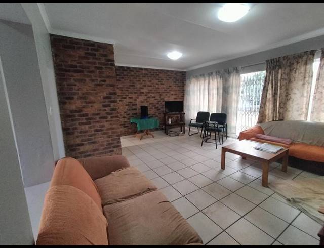 3 BEDROOM HOUSE FOR SALE IN ROOIHUISKRAAL